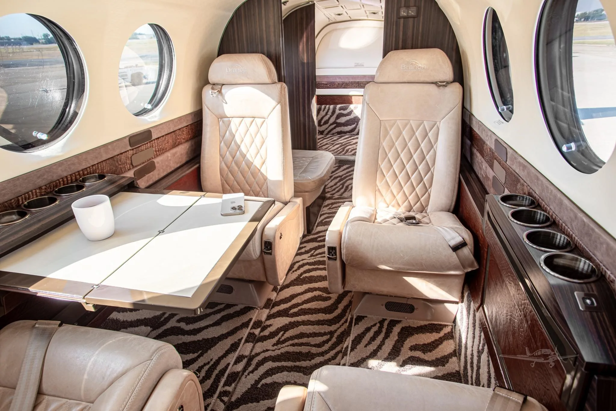 Cabin interior of a 1998 BEECHCRAFT KING AIR 350.