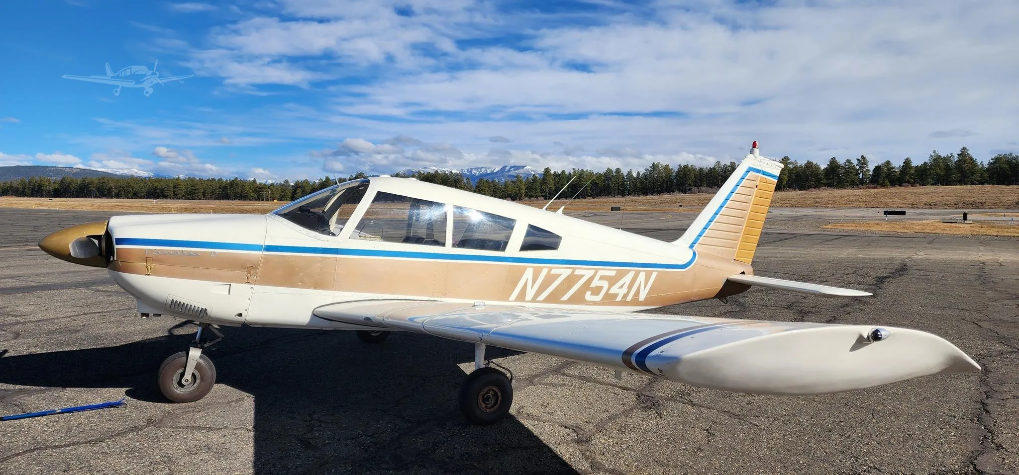 Exterior view of a 1968 PIPER CHEROKEE 180.