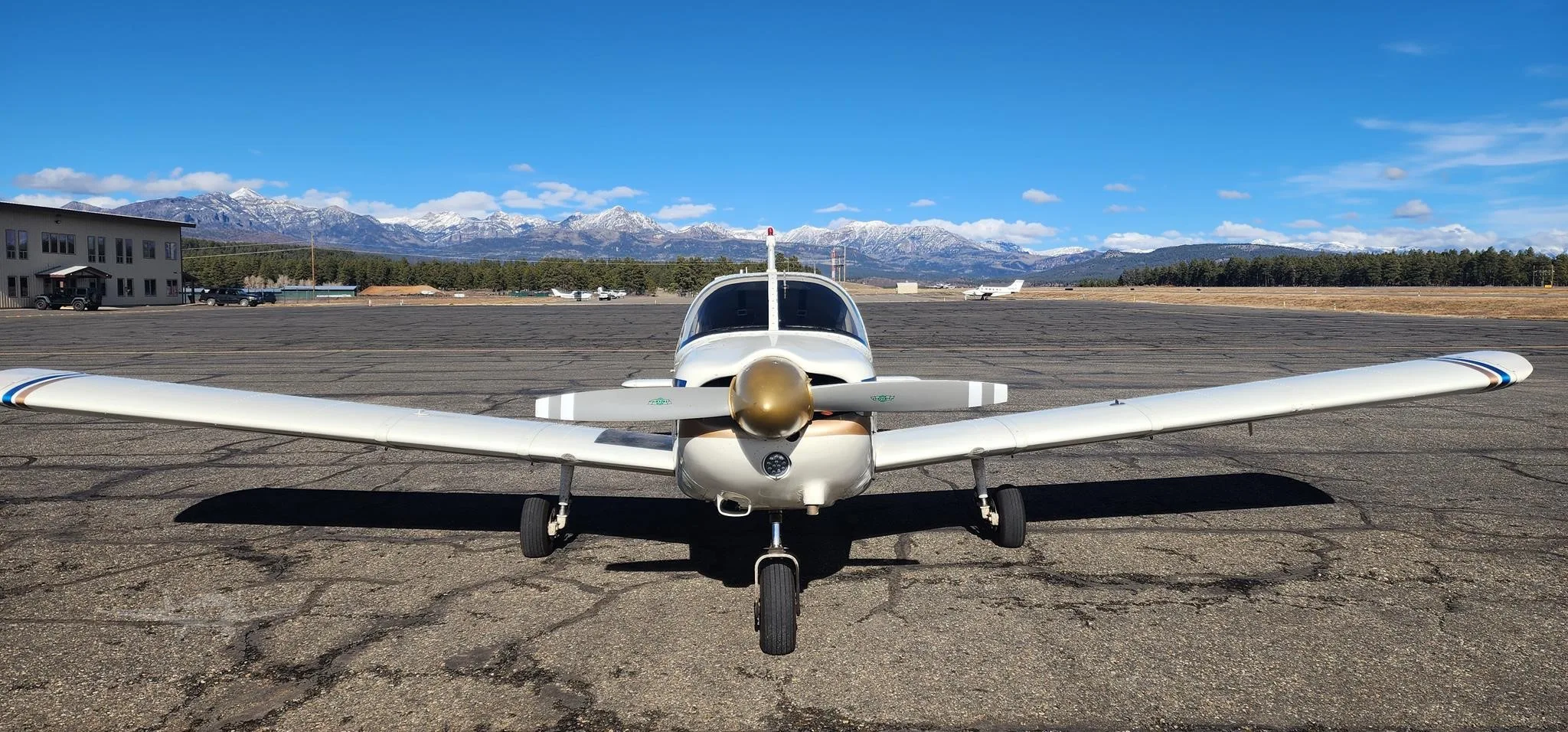 Exterior view of a 1968 PIPER CHEROKEE 180.