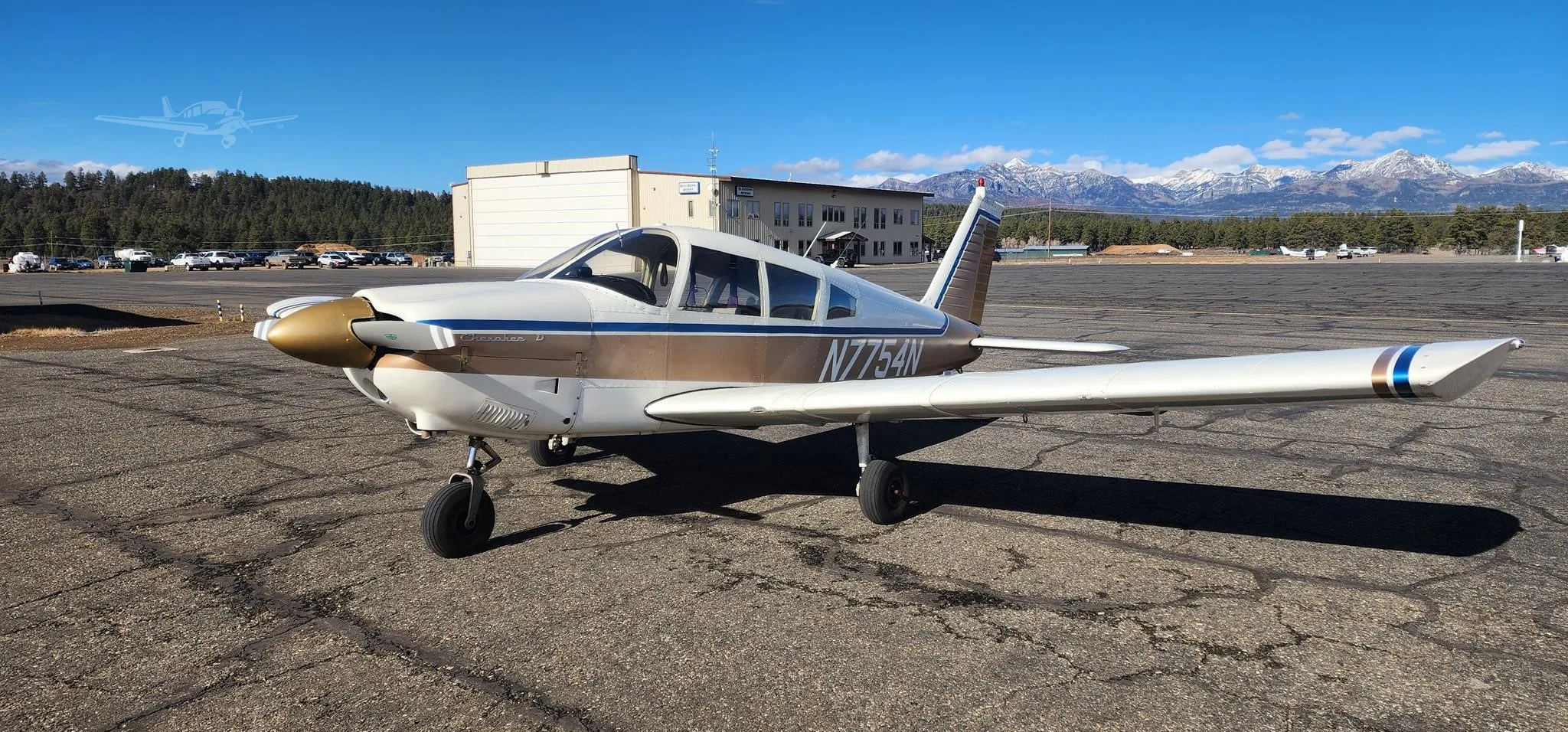 Exterior view of a 1968 PIPER CHEROKEE 180.