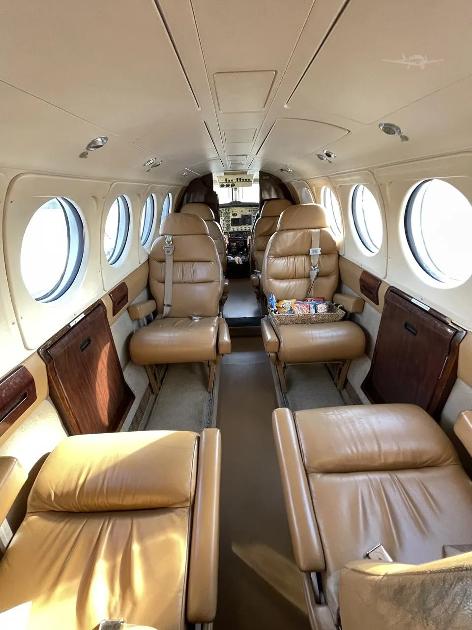 Cabin interior of a 1982 BEECHCRAFT KING AIR B200.