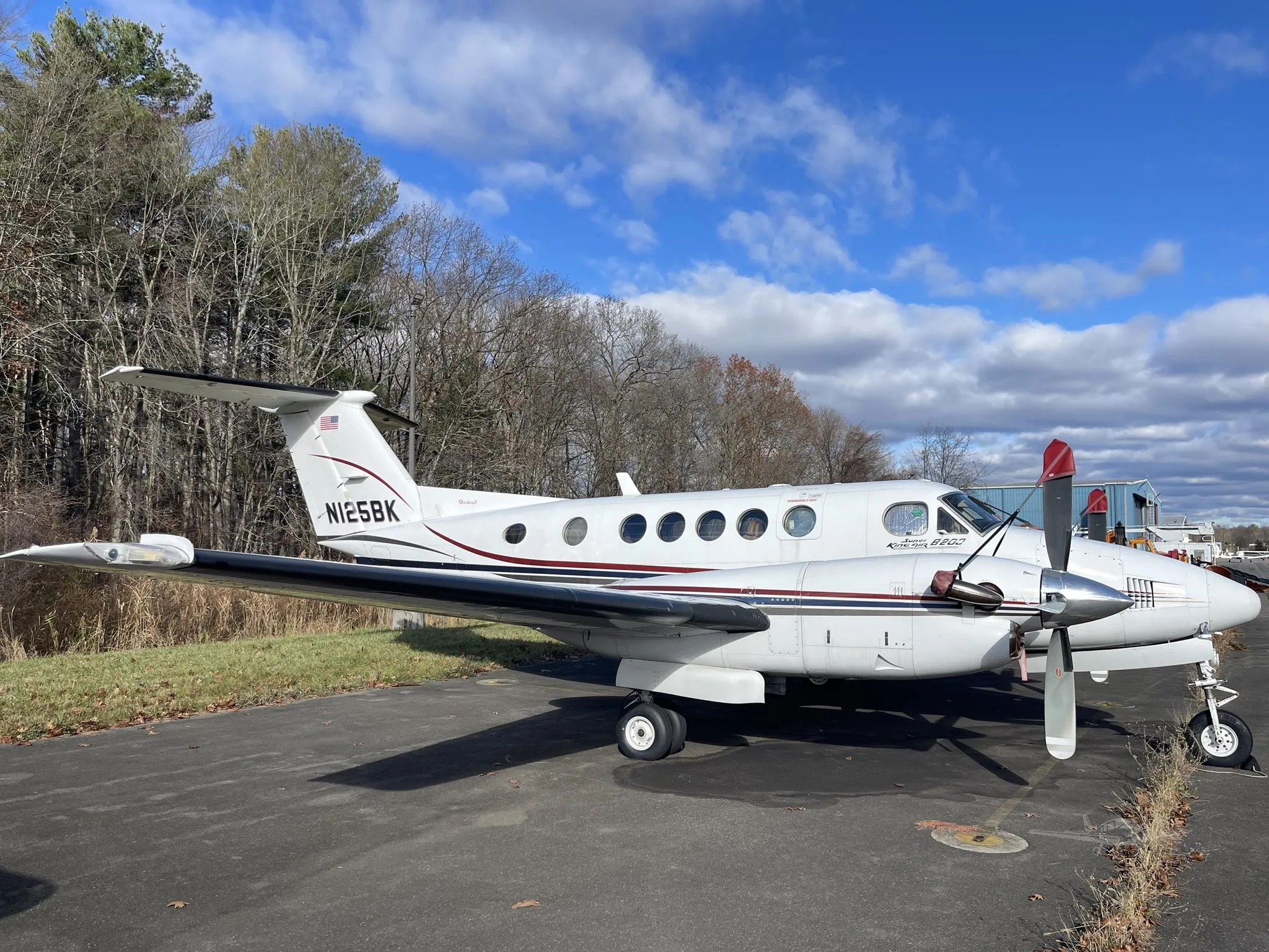 Exterior view of a 1982 BEECHCRAFT KING AIR B200, N125BK.