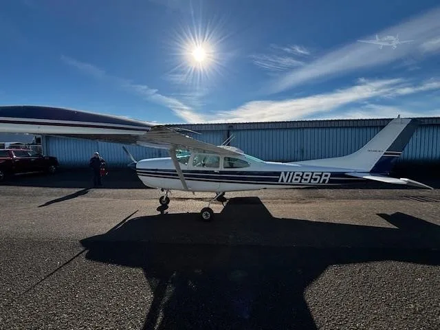 Exterior view of a 1978 CESSNA R182RG SKYLANE, N1695R.