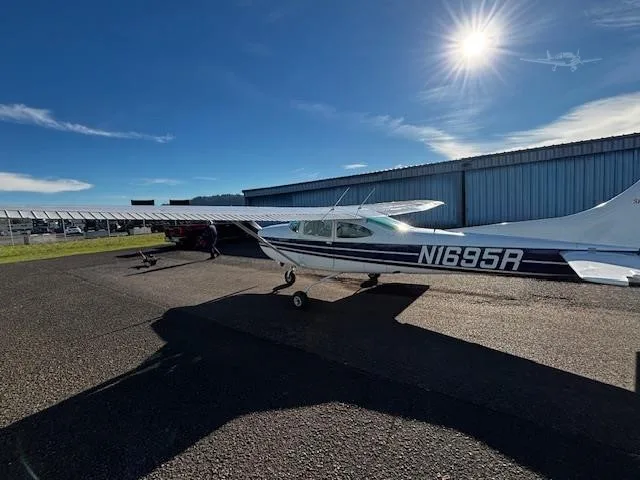 Exterior view of a 1978 CESSNA R182RG SKYLANE, N1695R.