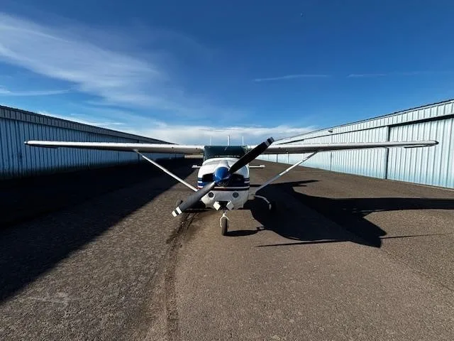 Exterior view of a 1978 CESSNA R182RG SKYLANE, N1695R.