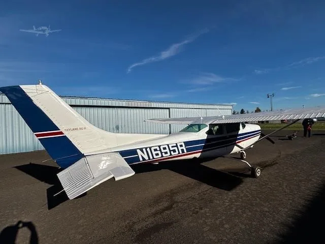 Exterior view of a 1978 CESSNA R182RG SKYLANE, N1695R.