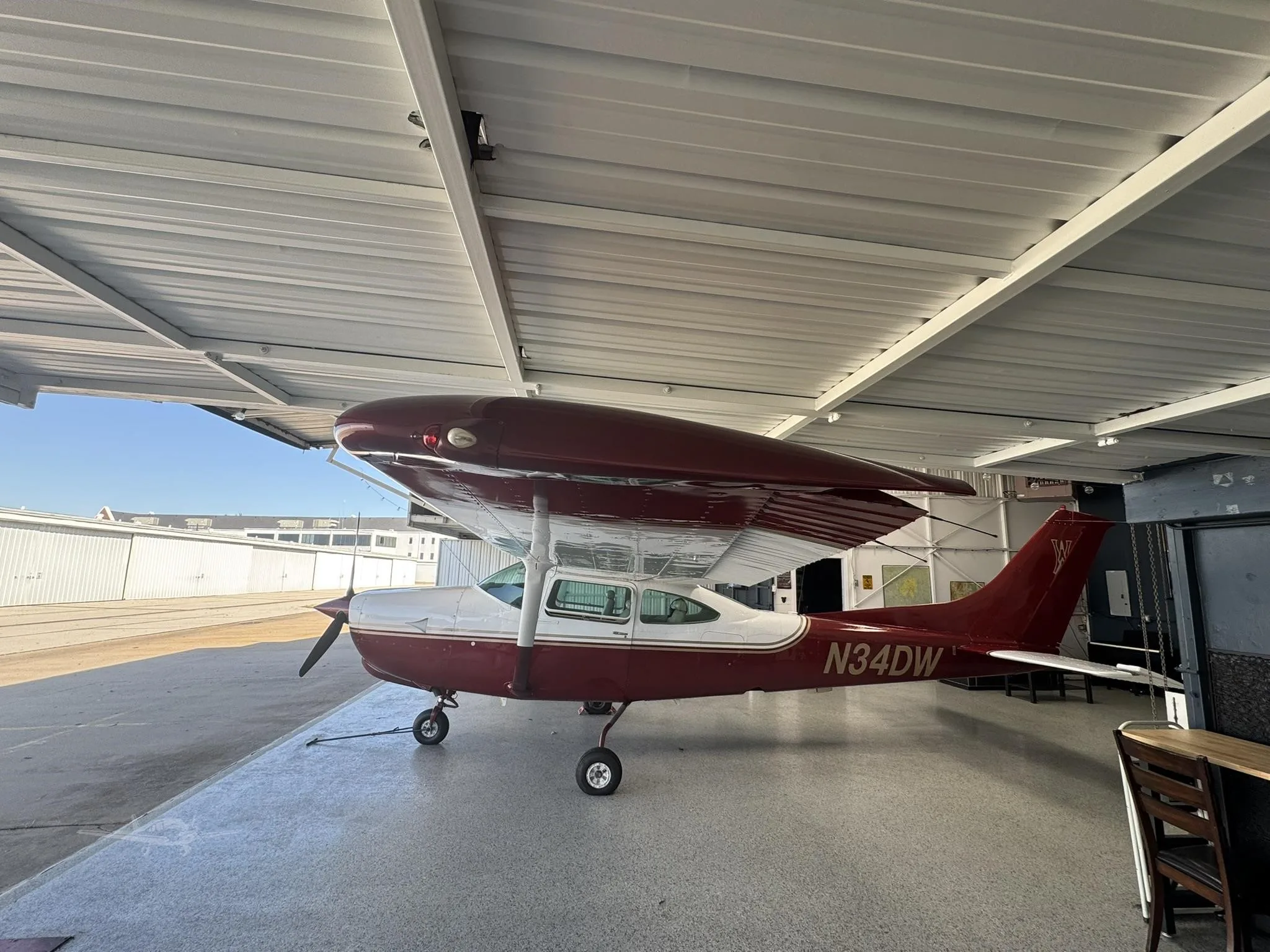 Exterior view of a 1980 CESSNA R182RG SKYLANE, N34DW.
