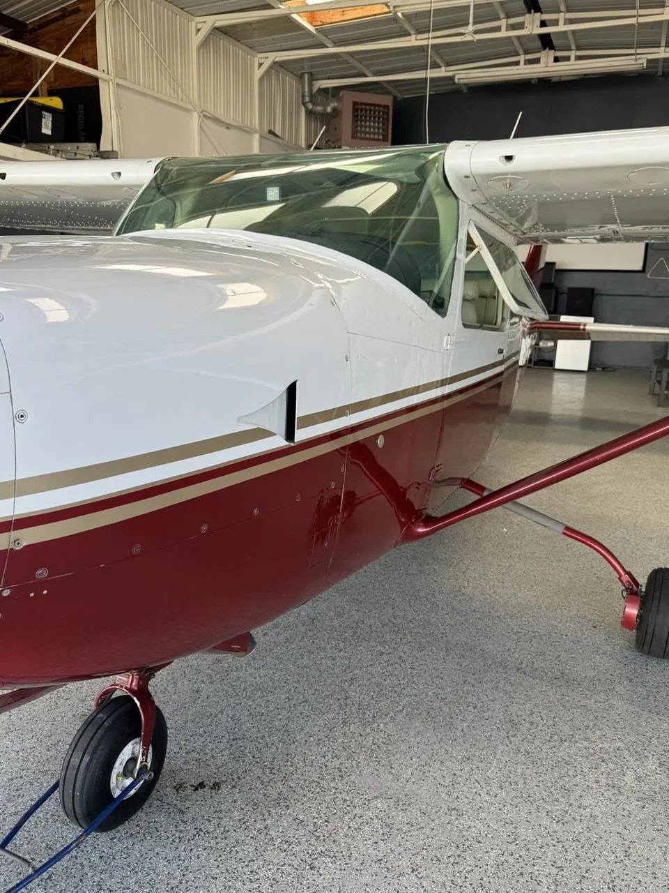 Exterior view of a 1980 CESSNA R182RG SKYLANE, N34DW.