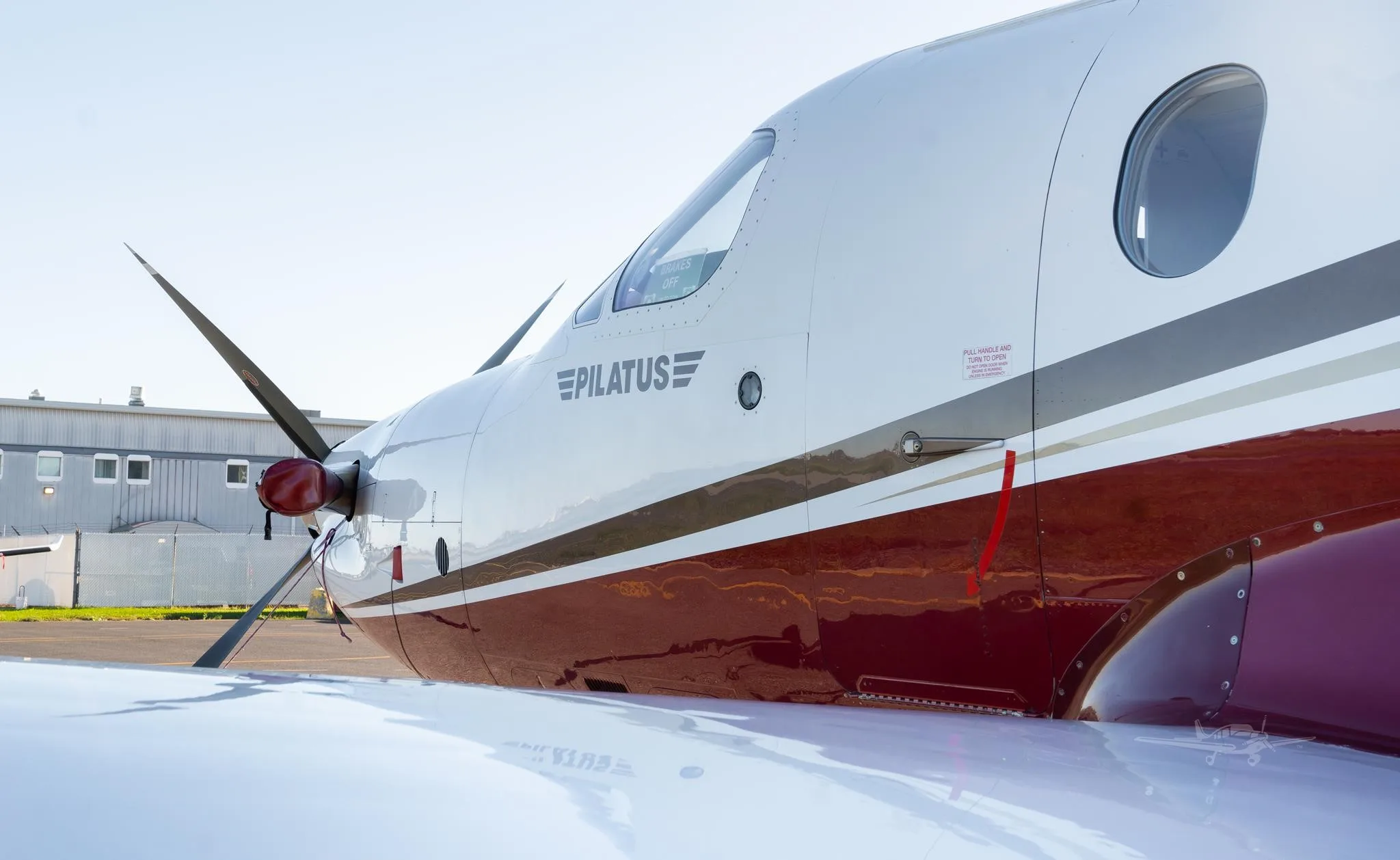 Exterior view of a 2010 PILATUS PC-12 NG, C-GIOX.