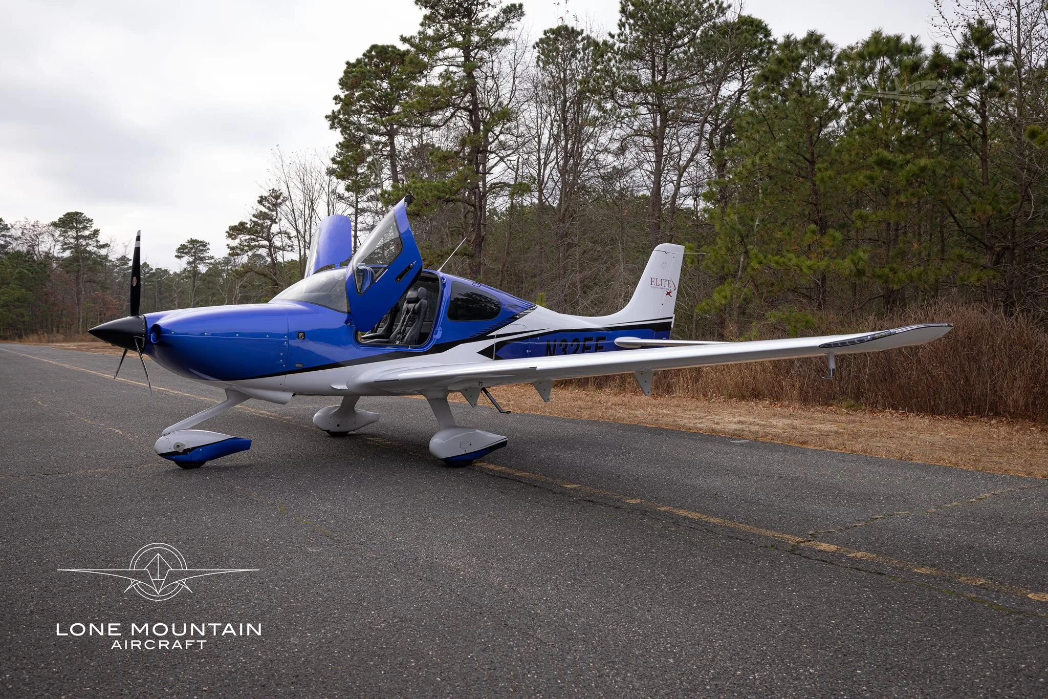 Exterior view of a 2024 CIRRUS SR20-G7, N32EF.