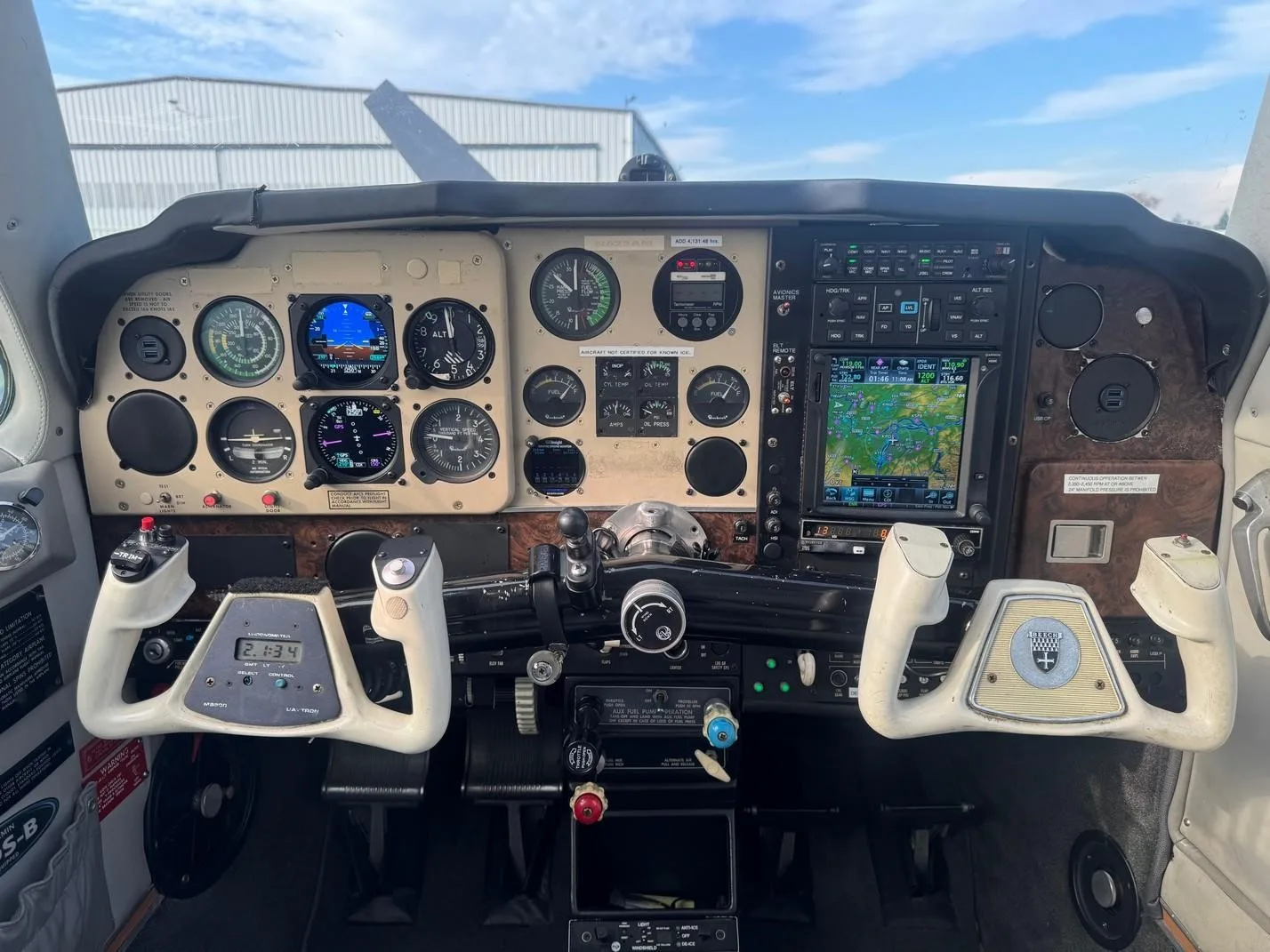 Cockpit and instrument panel of a 1980 BEECHCRAFT A36 BONANZA.