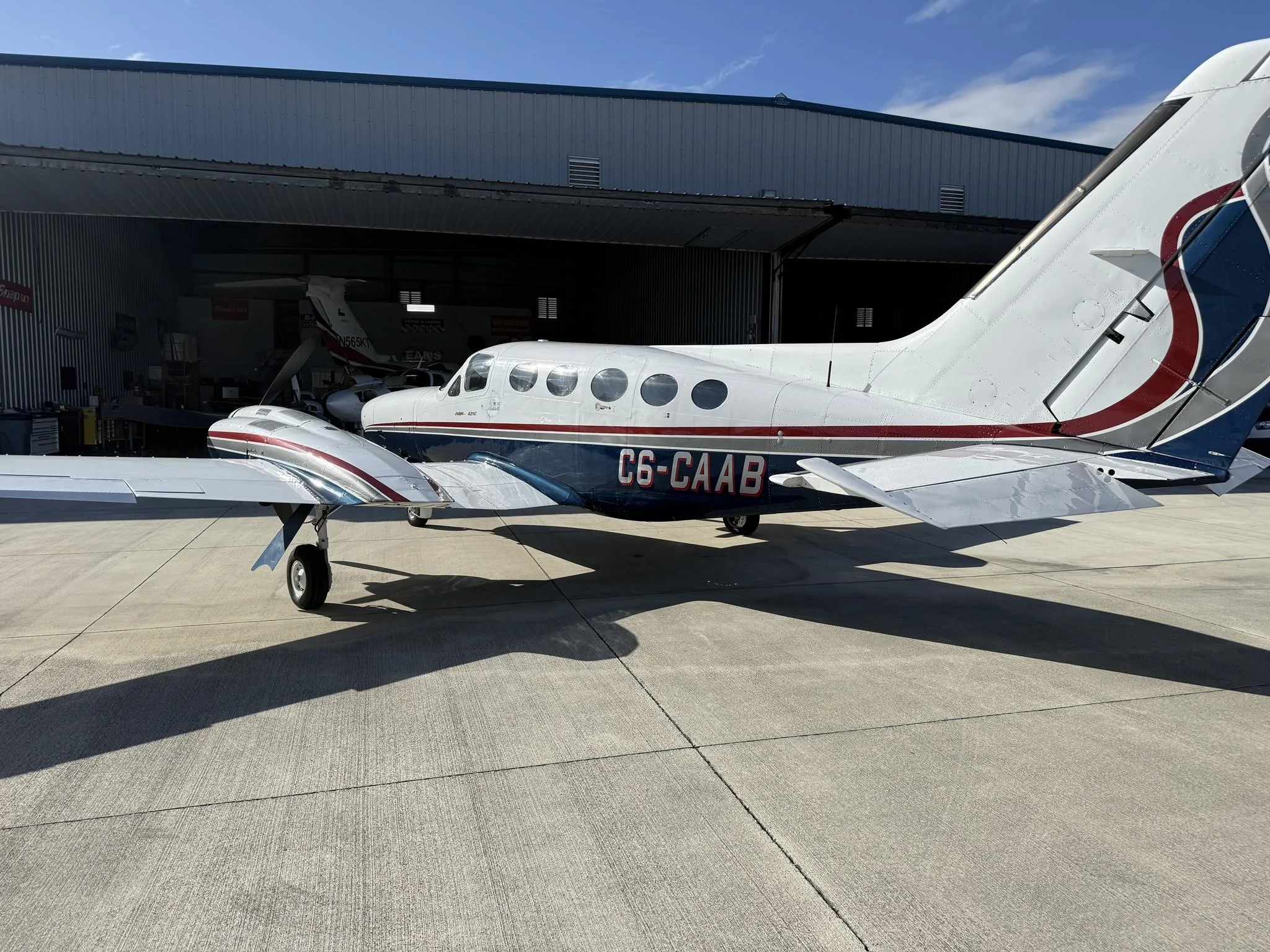 Exterior view of a 1976 CESSNA 421C.