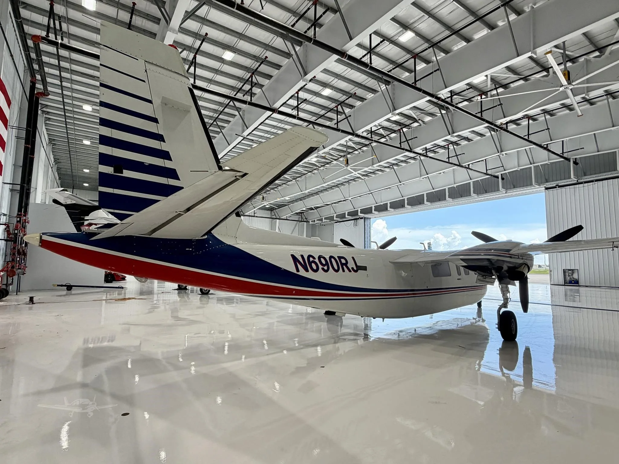 Exterior view of a 1978 COMMANDER 690B, N690RJ.