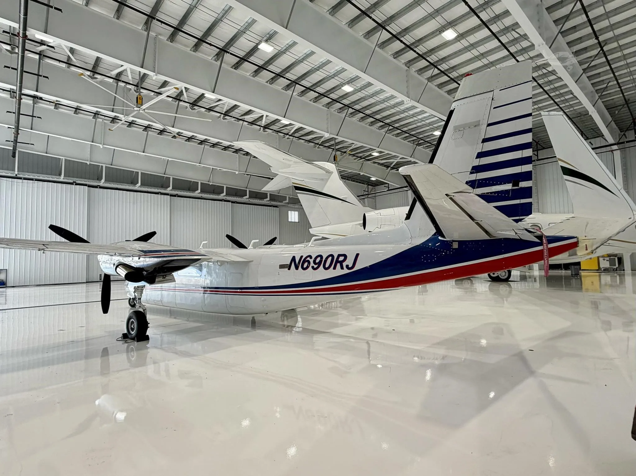 Exterior view of a 1978 COMMANDER 690B, N690RJ.