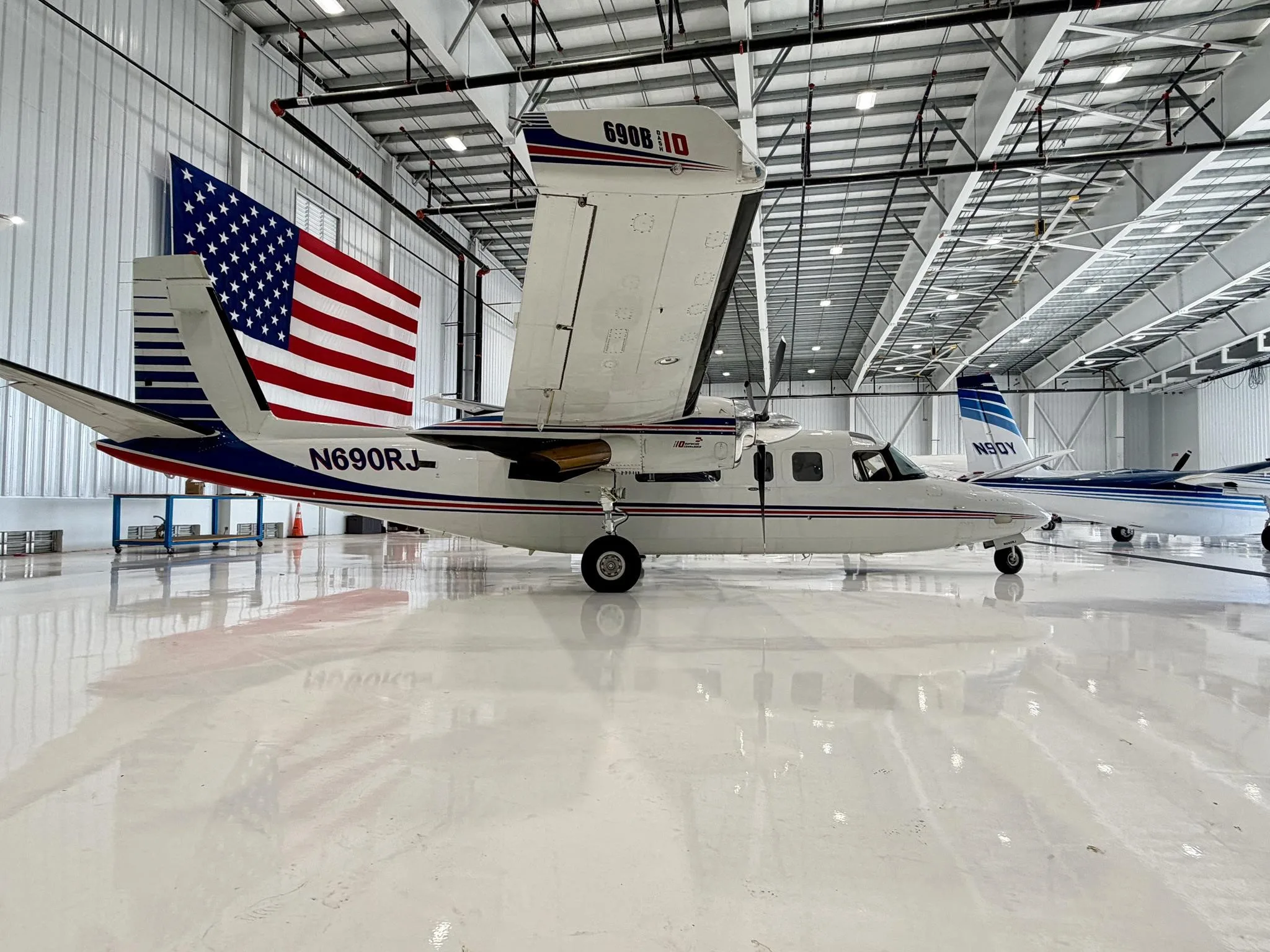 Exterior view of a 1978 COMMANDER 690B, N690RJ.