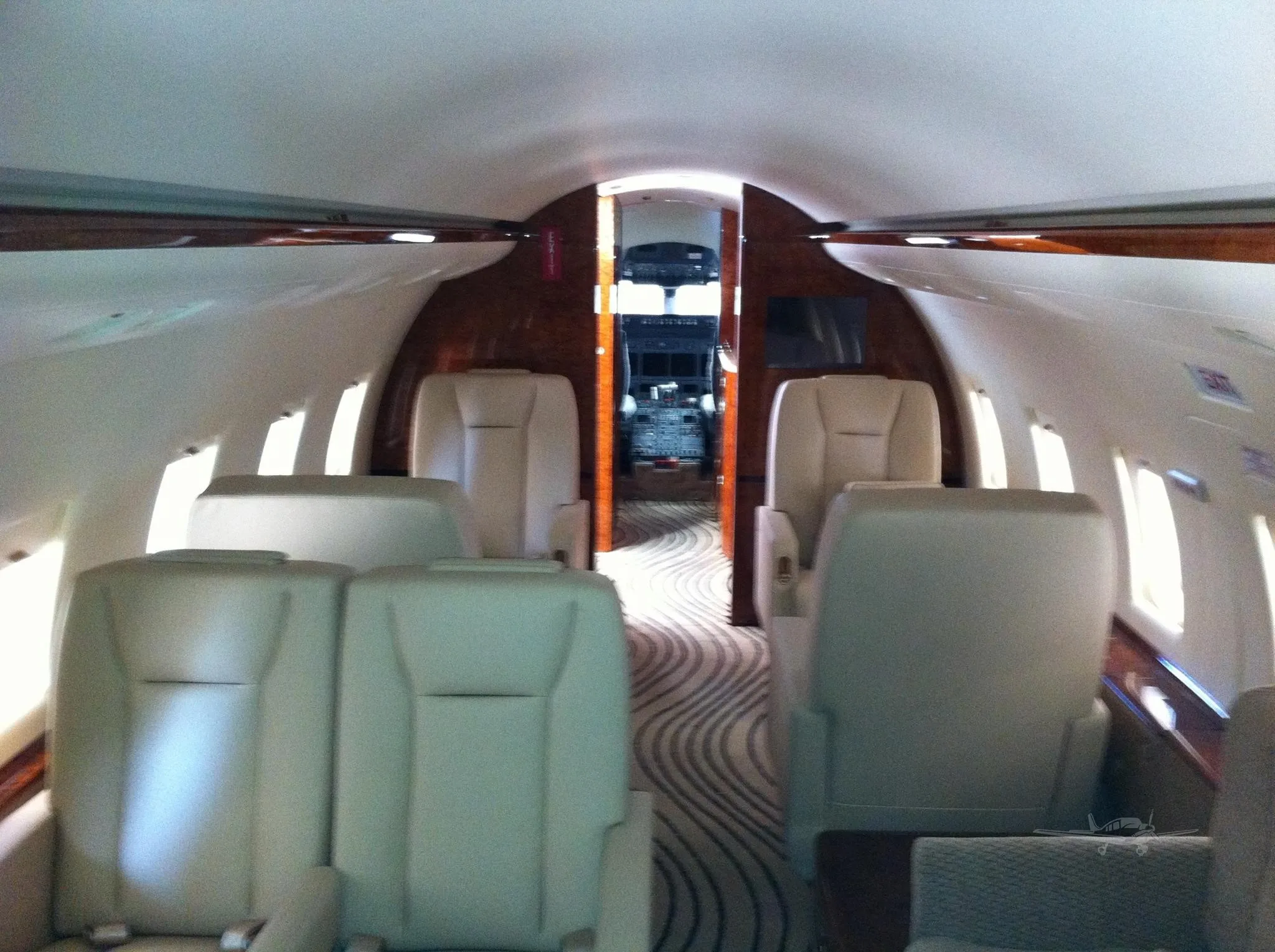Cabin interior of a 2001 BOMBARDIER CHALLENGER 604.
