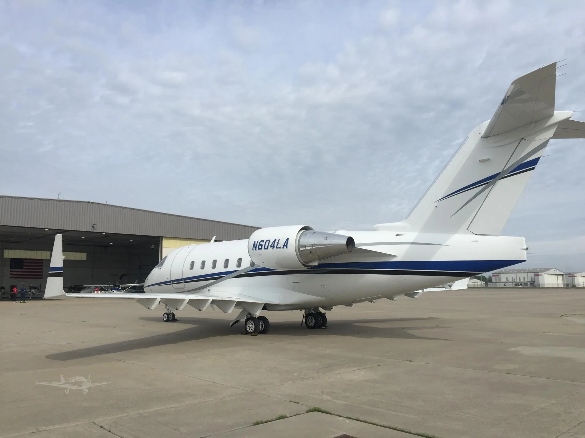 Exterior view of a 2001 BOMBARDIER CHALLENGER 604, N604LA.