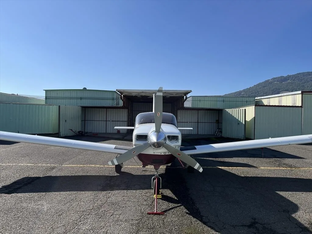 Exterior view of a 1995 SOCATA TB-20 TRINIDAD, N676TB.