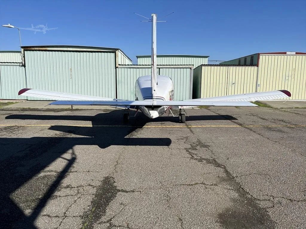 Exterior view of a 1995 SOCATA TB-20 TRINIDAD, N676TB.