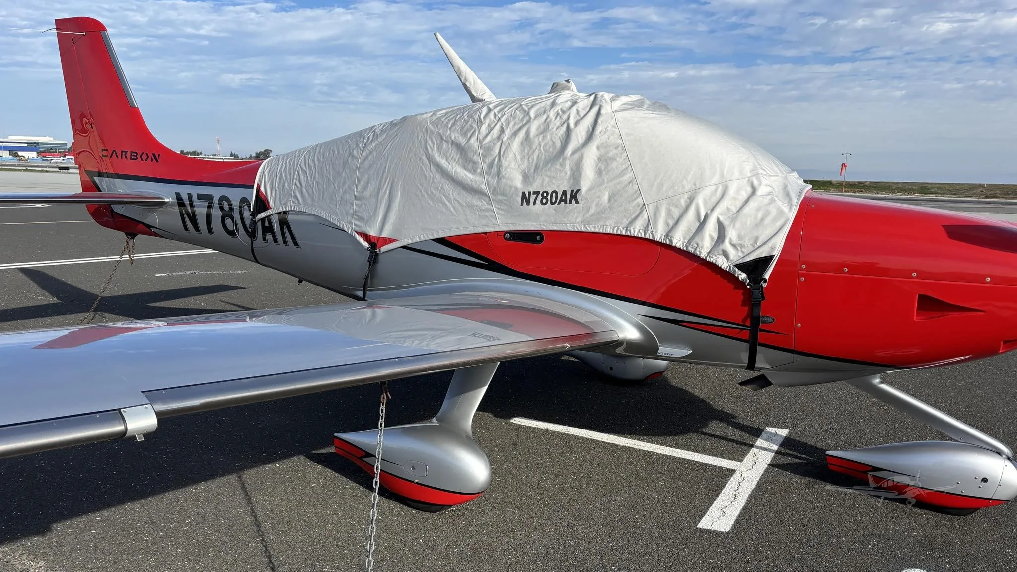 Exterior view of a 2020 CIRRUS SR22 TURBO.