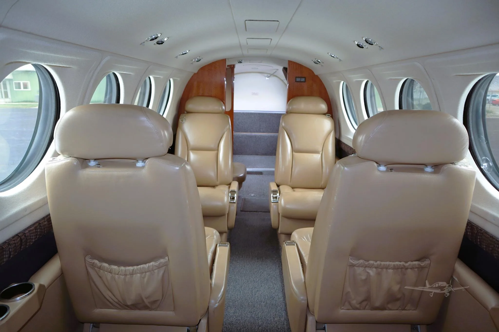 Cabin interior of a 2010 BEECHCRAFT KING AIR B200GT.