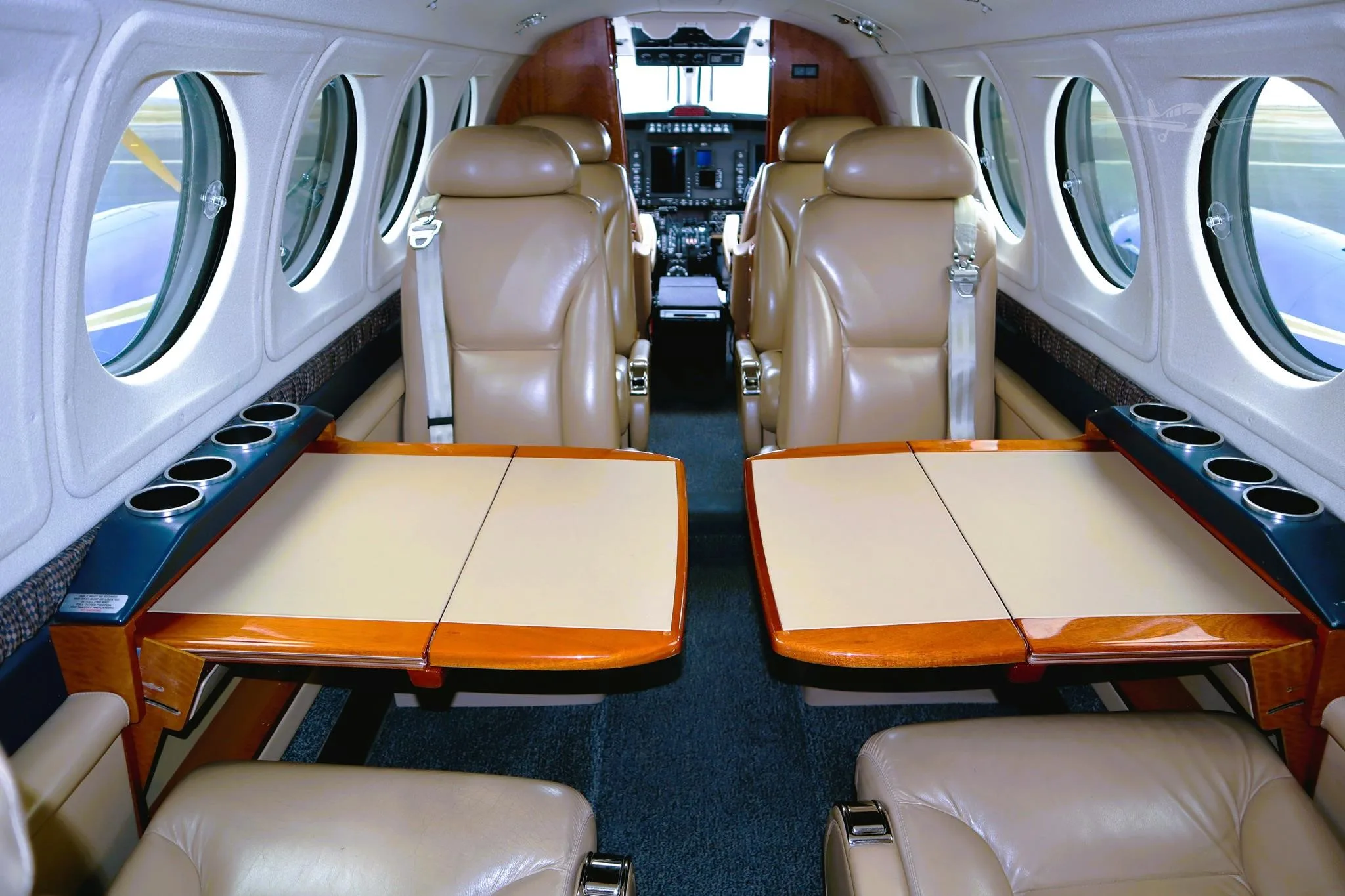 Cabin interior of a 2010 BEECHCRAFT KING AIR B200GT.