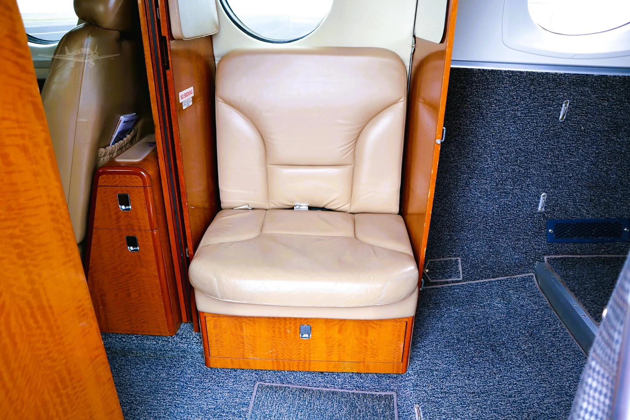 Cabin interior of a 2010 BEECHCRAFT KING AIR B200GT.
