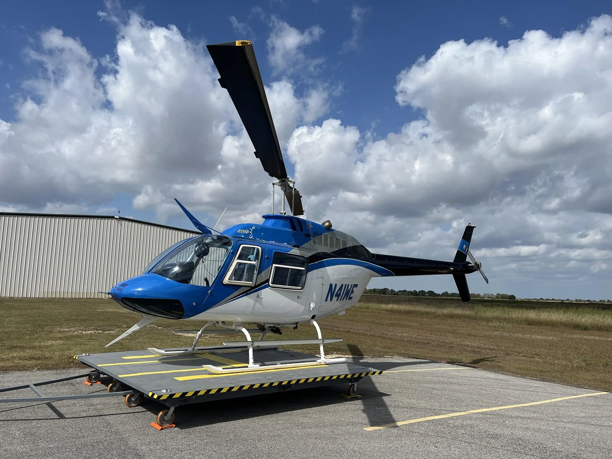 Exterior view of a 1985 BELL 206B III, N41WE.