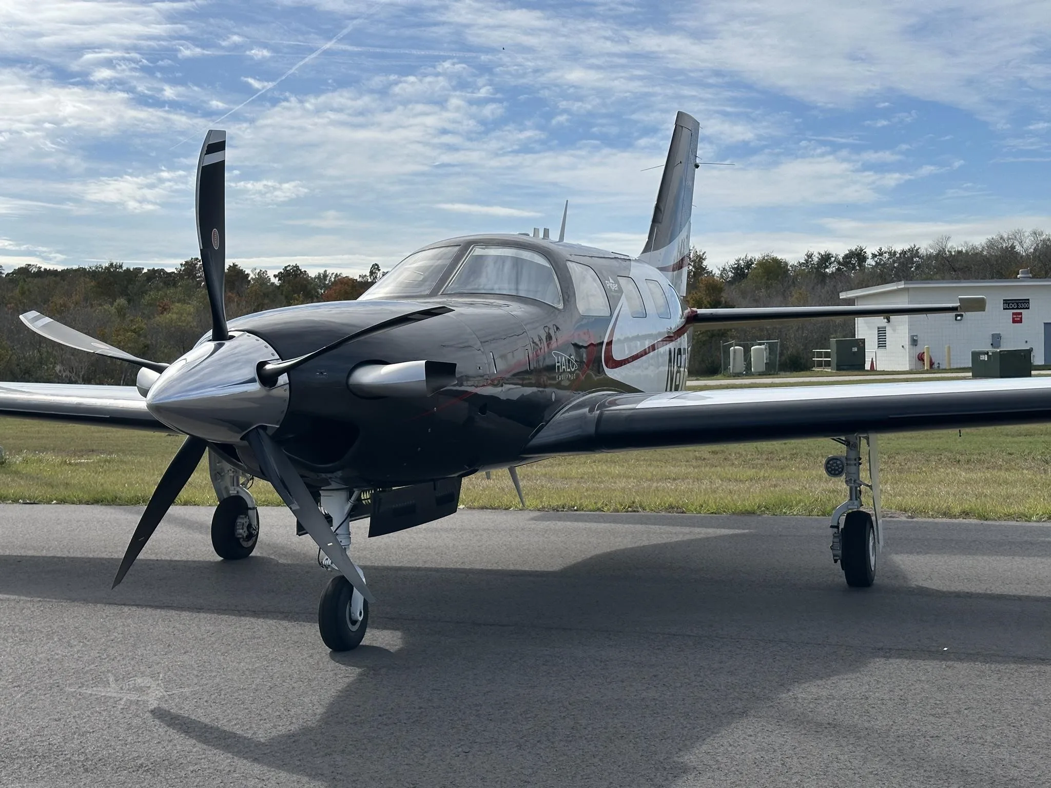 Exterior view of a 2020 PIPER M600 SLS, N87SL.