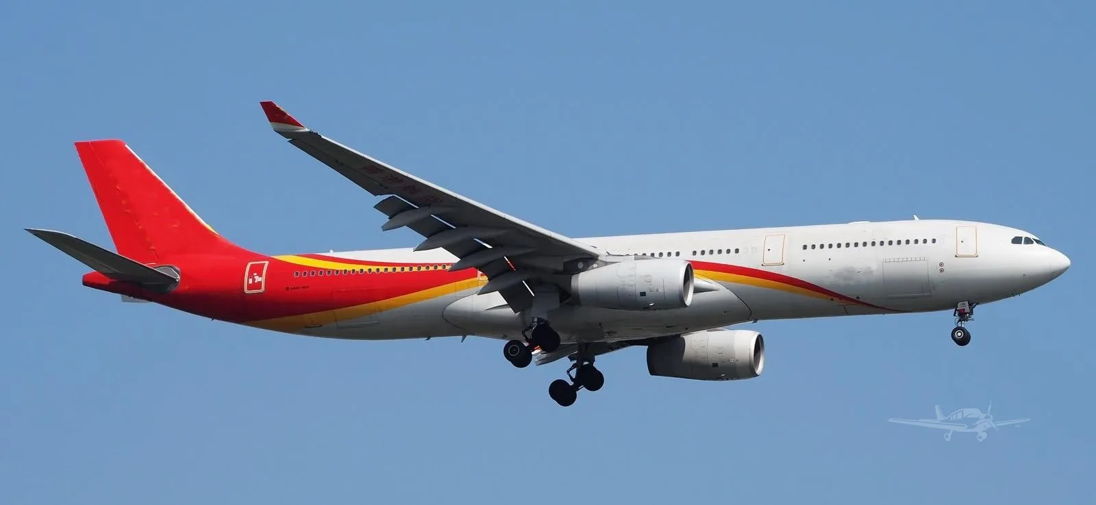 Exterior view of a 2015 AIRBUS A330, N3303C.