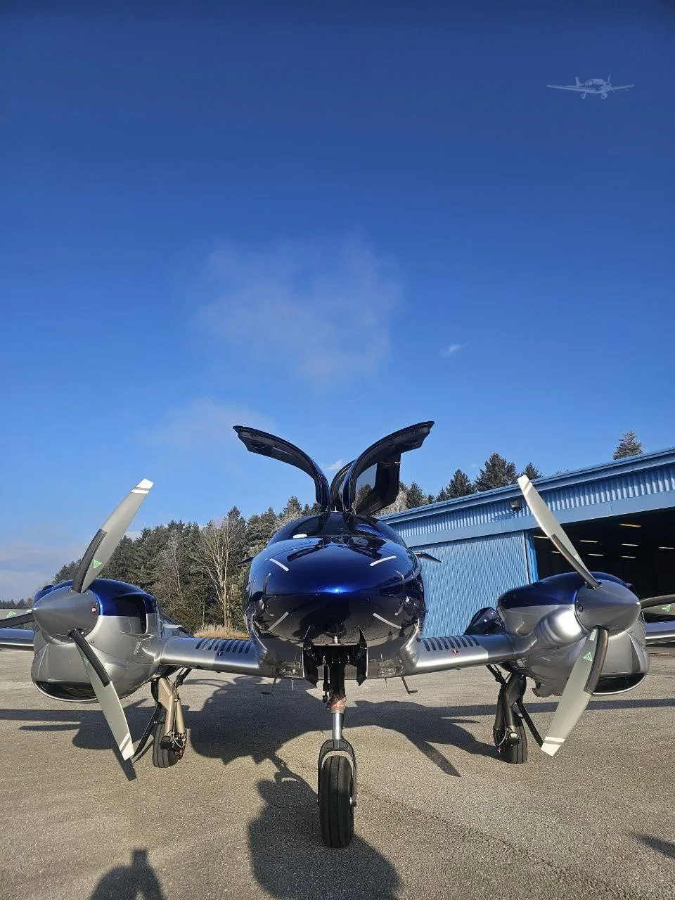 Marketing image of a 2025 DIAMOND DA62.