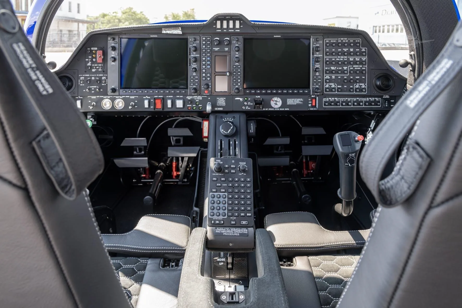 Cockpit and instrument panel of a 2025 DIAMOND DA62.