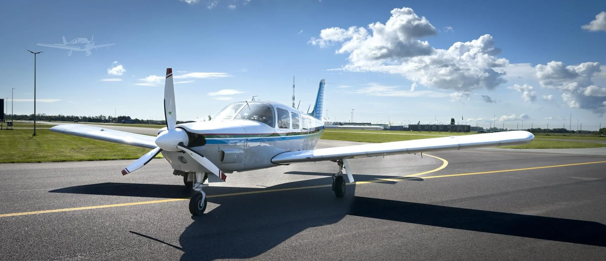 Exterior view of a 1976 PIPER LANCE, OY-CKG.