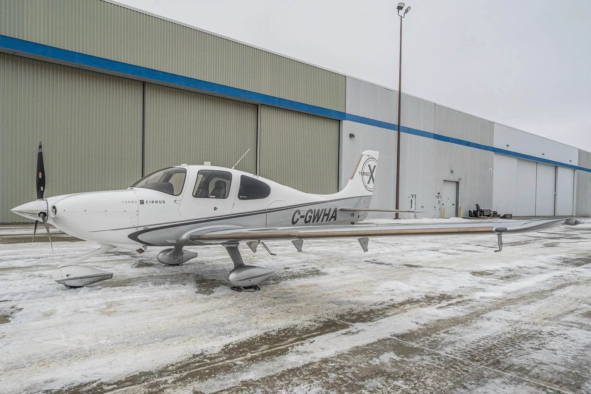 Exterior view of a 2011 CIRRUS SR22-G3 TURBO, C-GWHA.