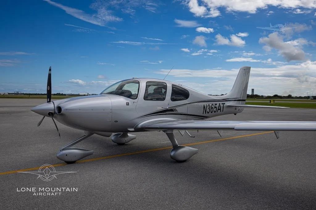 Exterior view of a 2023 CIRRUS SR20-G6, N365AT.
