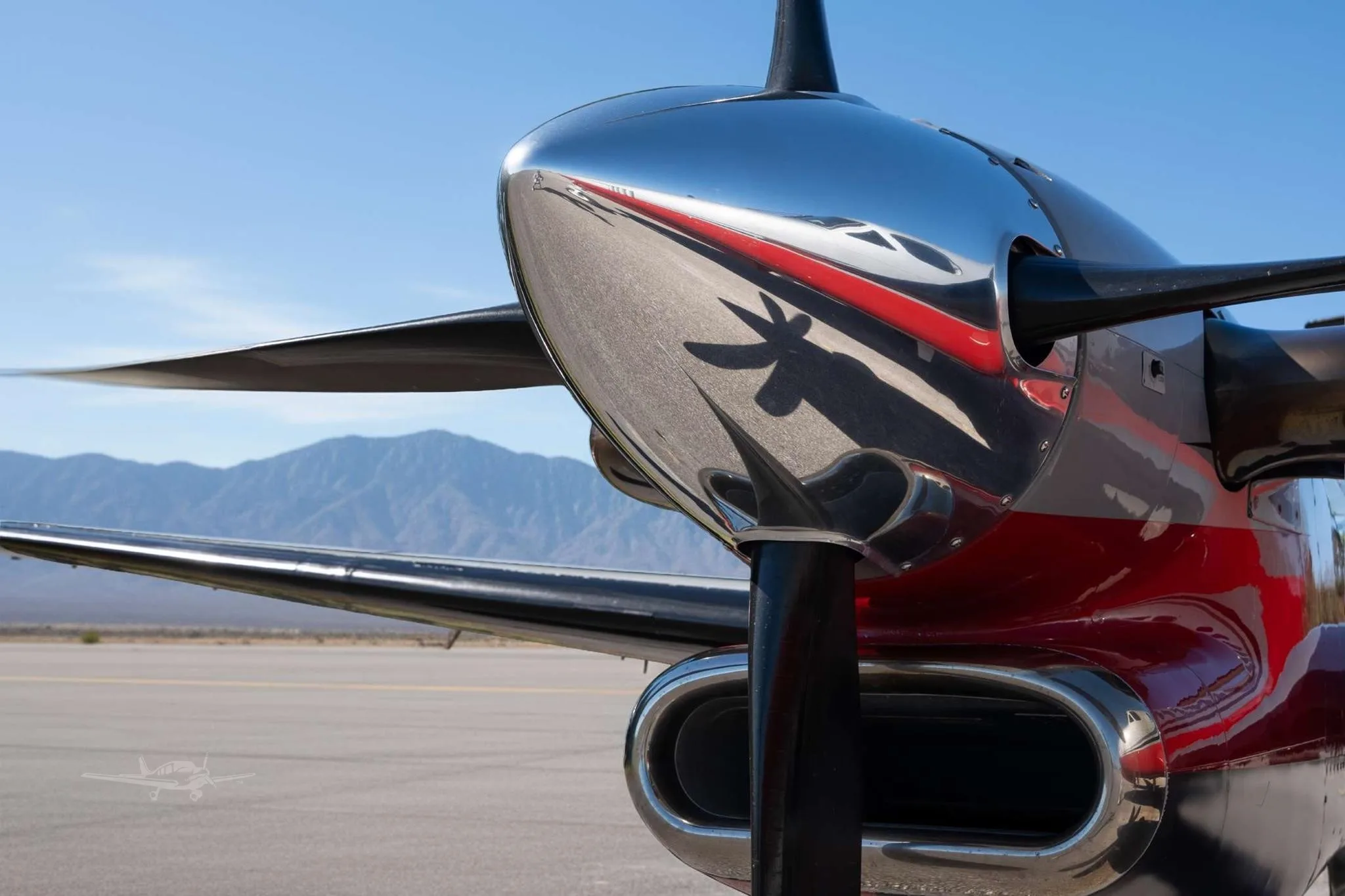Exterior view of a 1998 BEECHCRAFT KING AIR 350, N350FC.