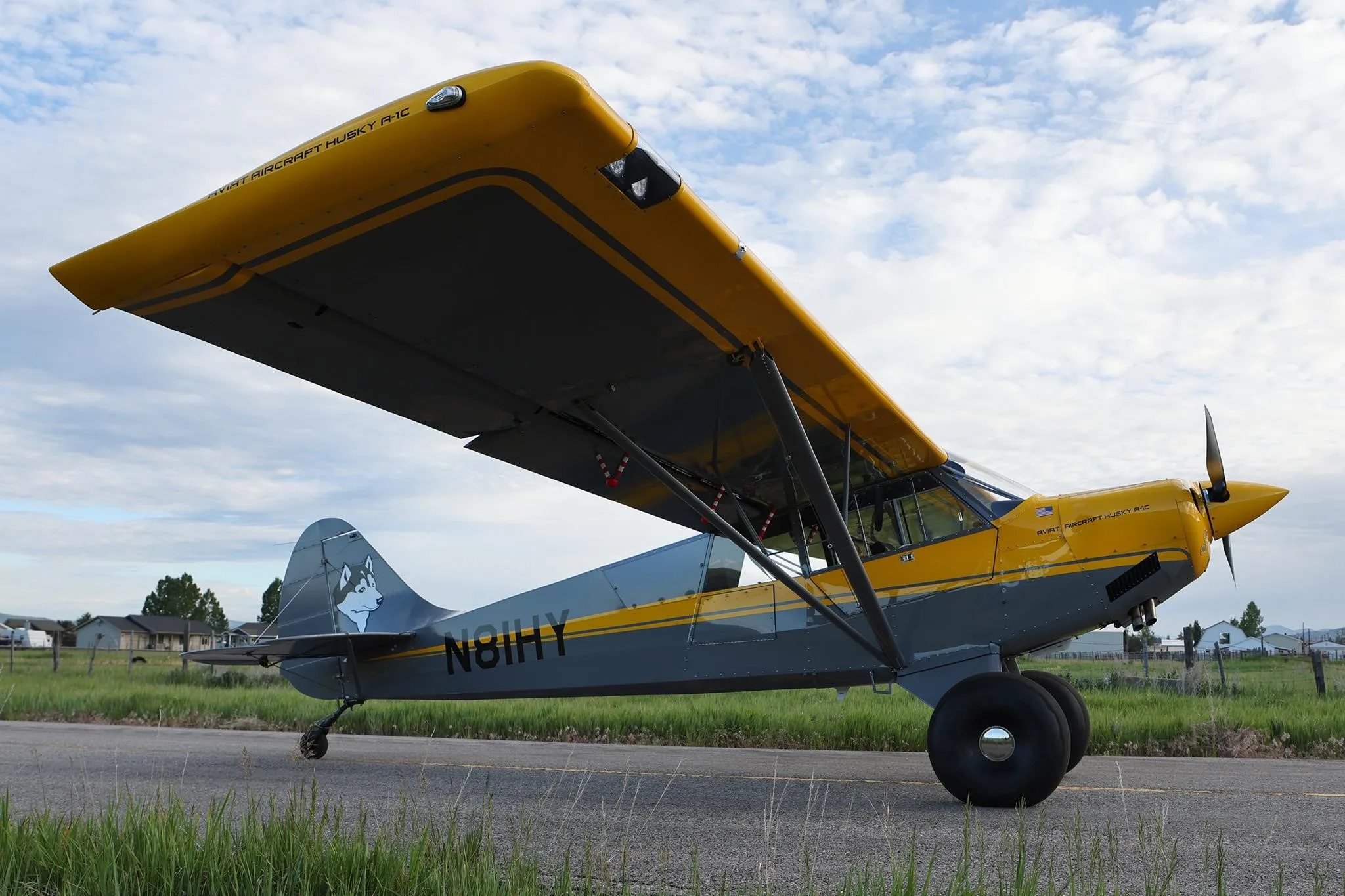 Marketing image of a 2026 AVIAT HUSKY A-1C-200.