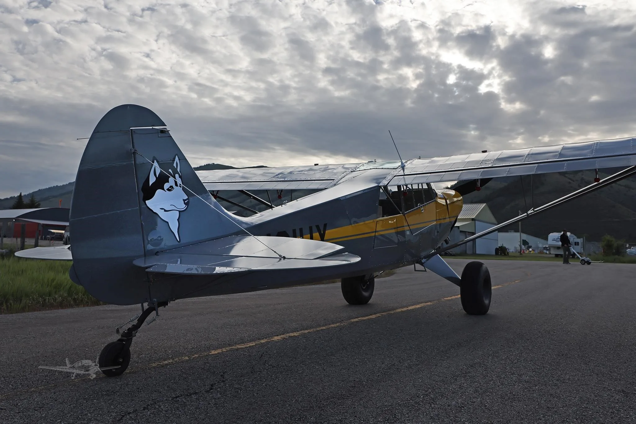 Exterior view of a 2026 AVIAT HUSKY A-1C-200, N81HY.