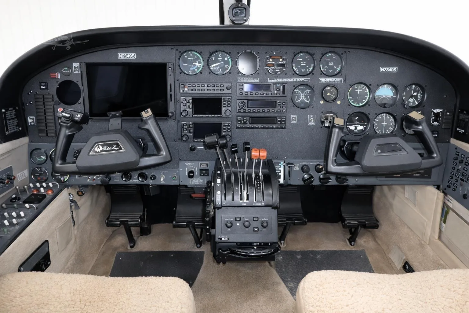 Cockpit and instrument panel of a 1982 CESSNA 421C.