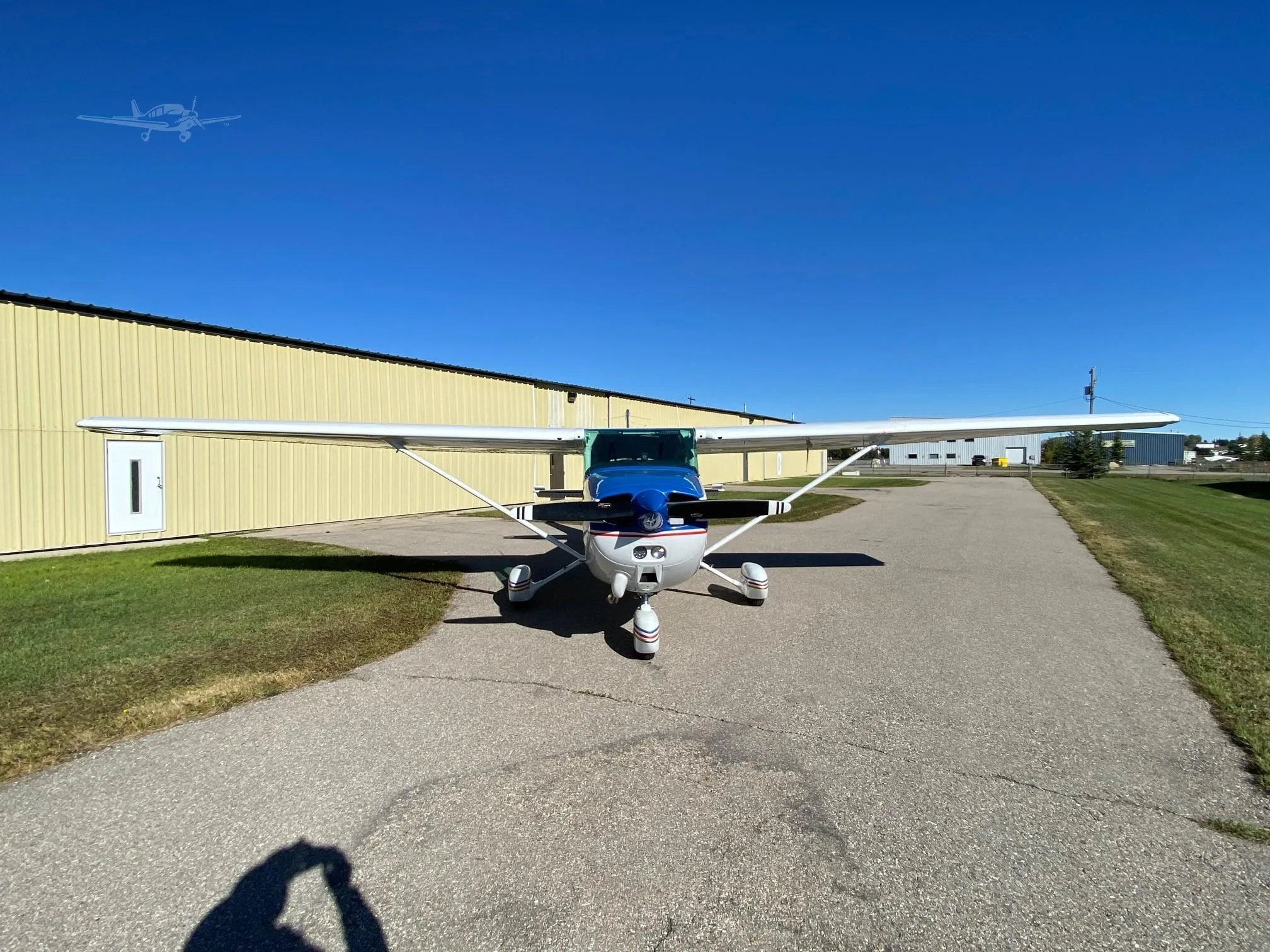 Exterior view of a 1980 CESSNA 172N SKYHAWK, C-GMRR.