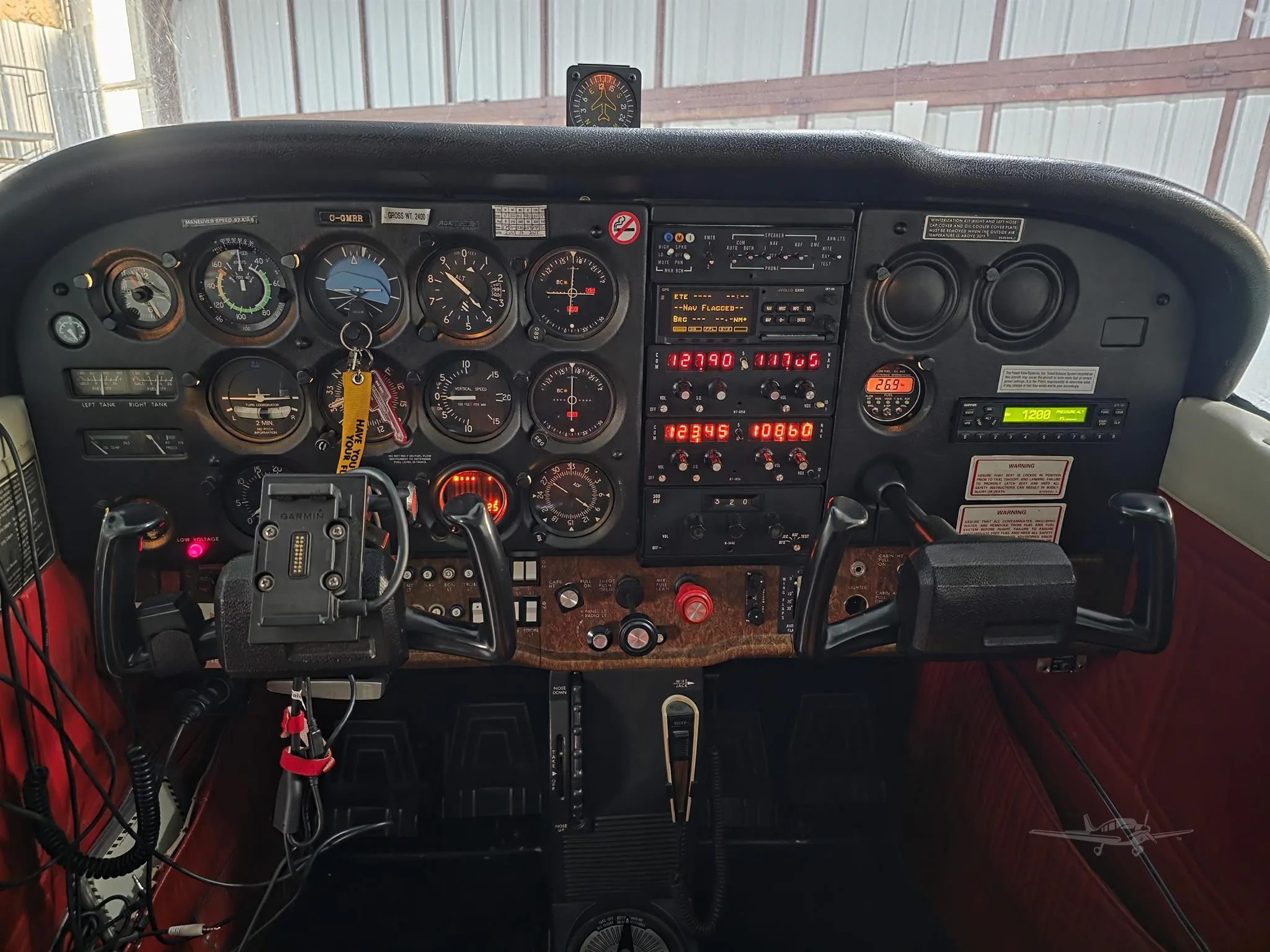 Cockpit and instrument panel of a 1980 CESSNA 172N SKYHAWK.