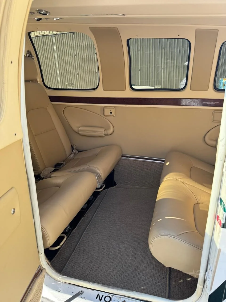 Cabin interior of a 1985 BEECHCRAFT 58P BARON.