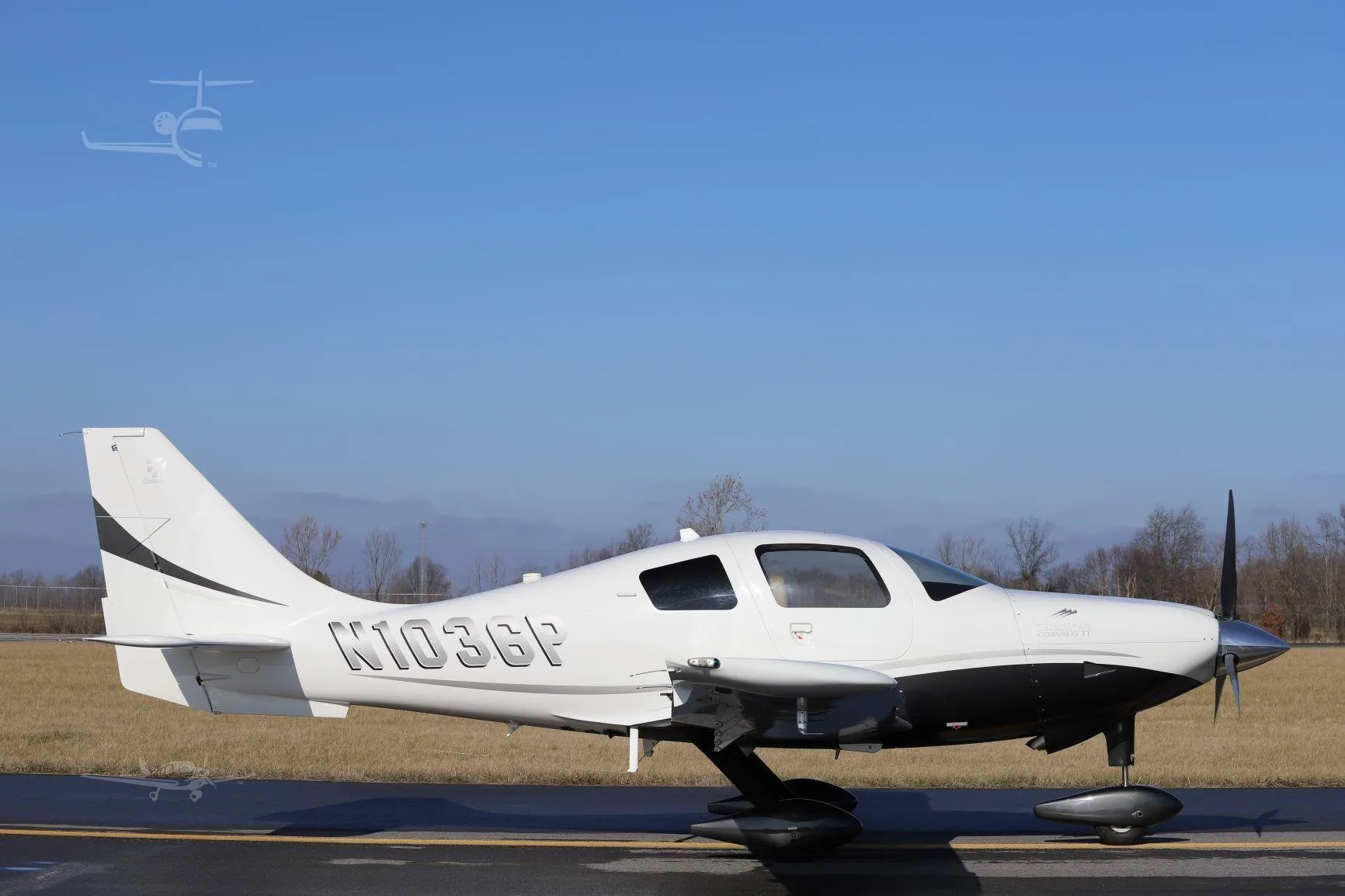 Exterior view of a 2009 CESSNA 400, N1036P.
