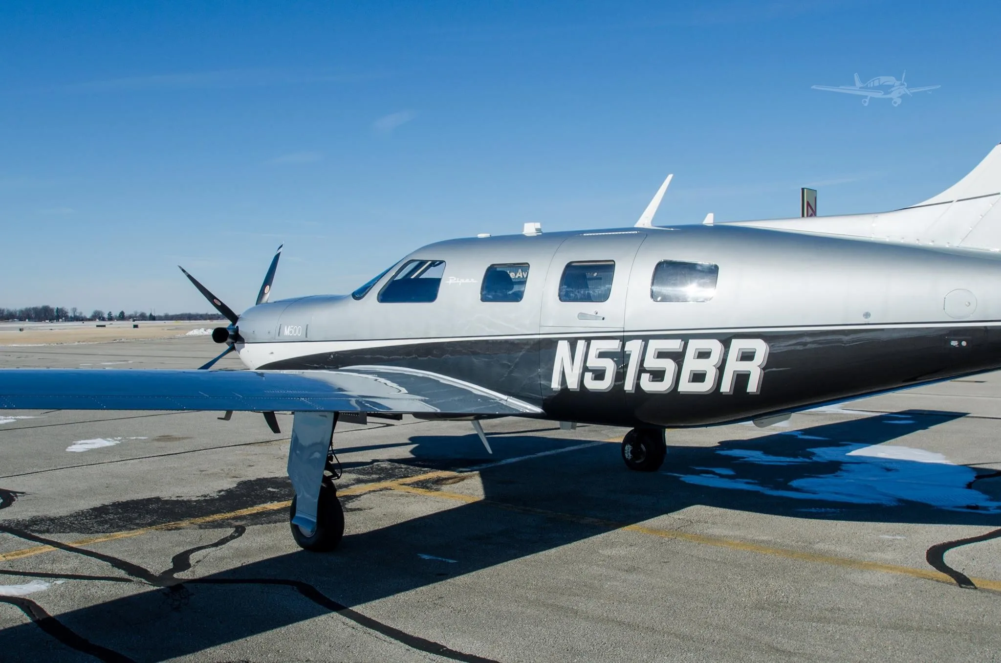 Exterior view of a 2025 PIPER M500, N515BR.