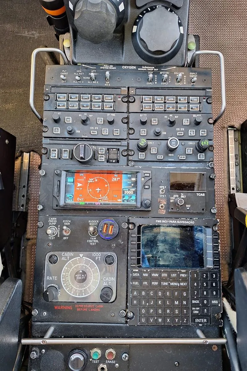 Avionics suite of a 1999 BEECHCRAFT KING AIR 350.