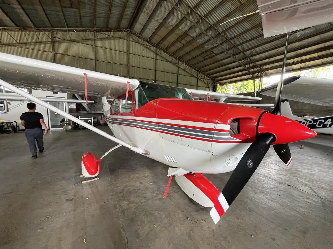 Exterior view of a 1982 CESSNA U206G STATIONAIR, RP-C528.