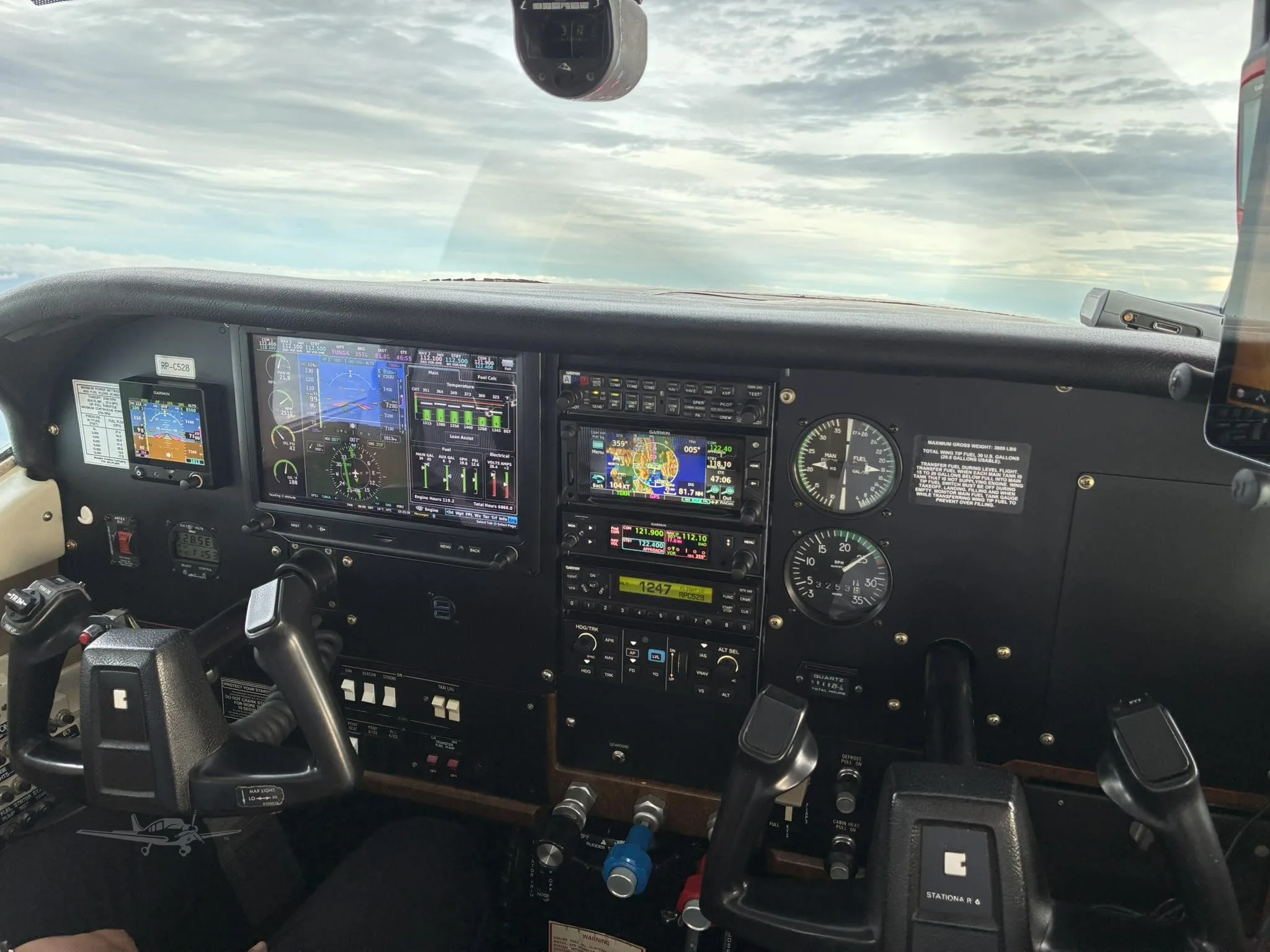 Cockpit and instrument panel of a 1982 CESSNA U206G STATIONAIR.
