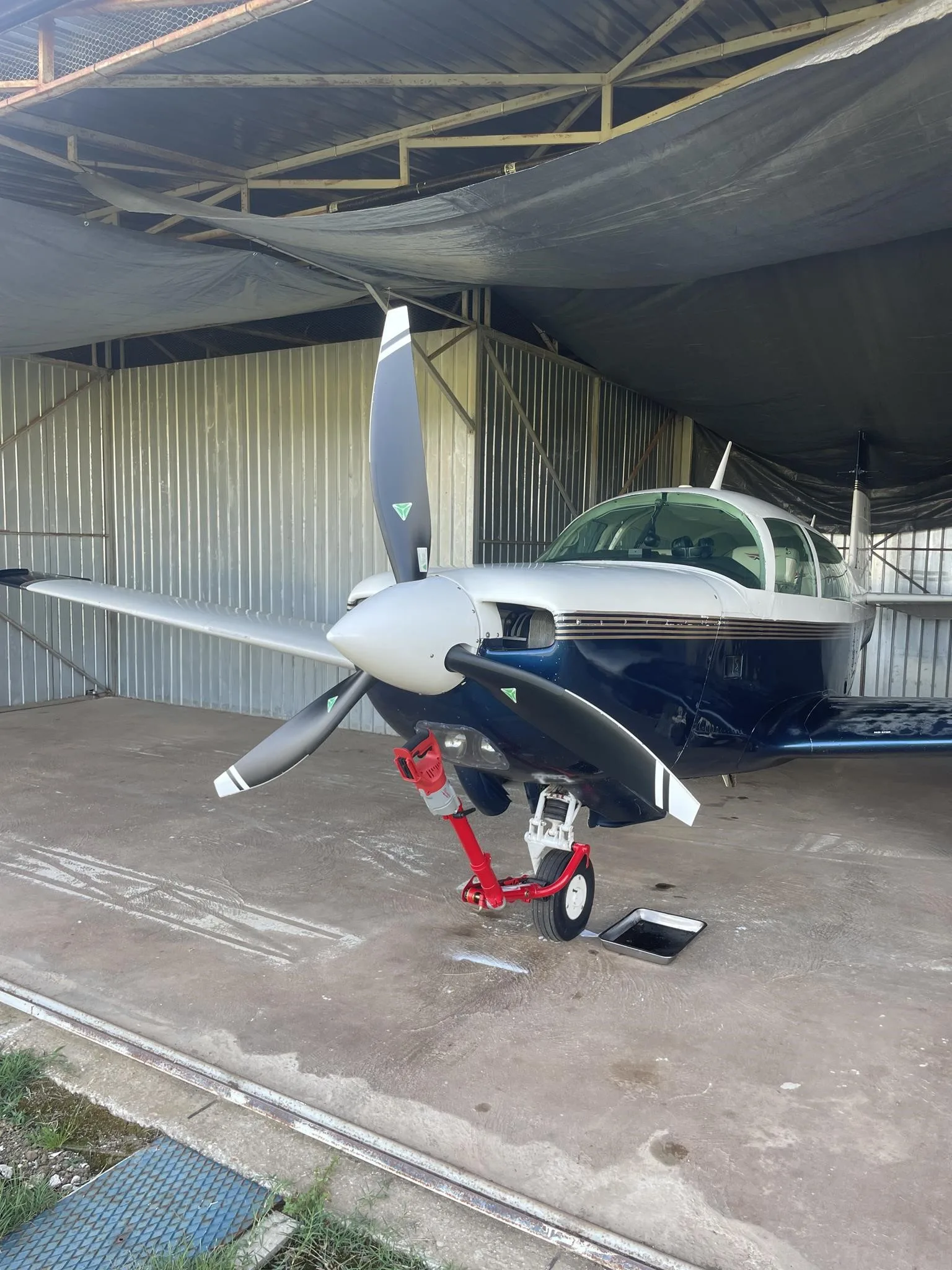 Exterior view of a 1981 MOONEY M20K 231, I-MUNI.