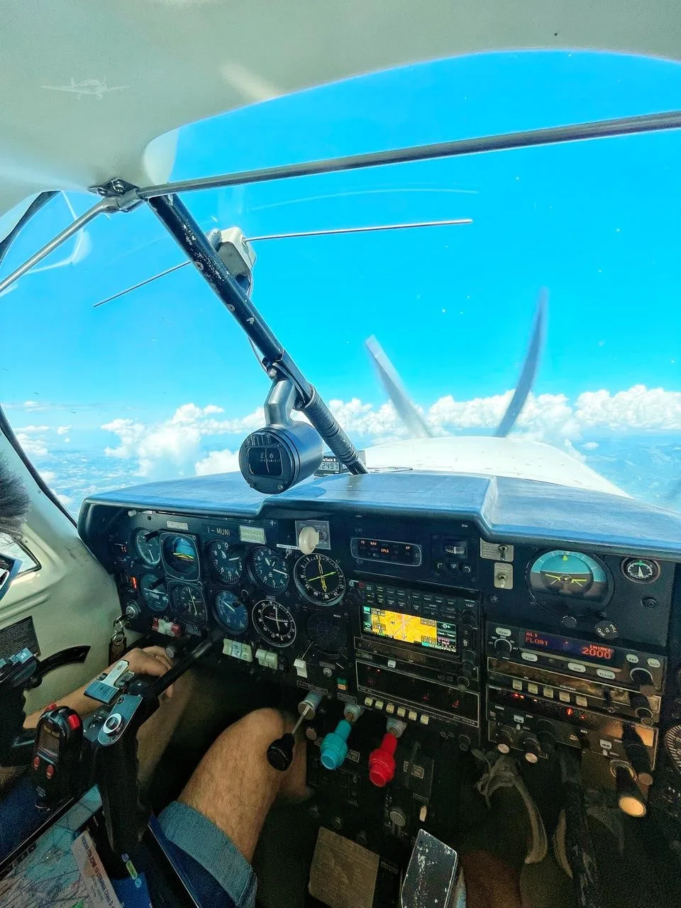 Cockpit and instrument panel of a 1981 MOONEY M20K 231.