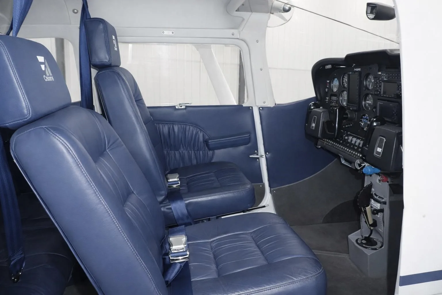 Cabin interior of a 1973 CESSNA 182P SKYLANE.